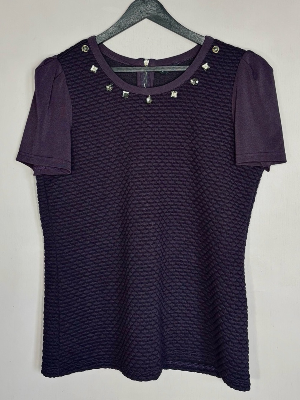 RW&CO. Short Sleeve Textured Jewel-Neck Top